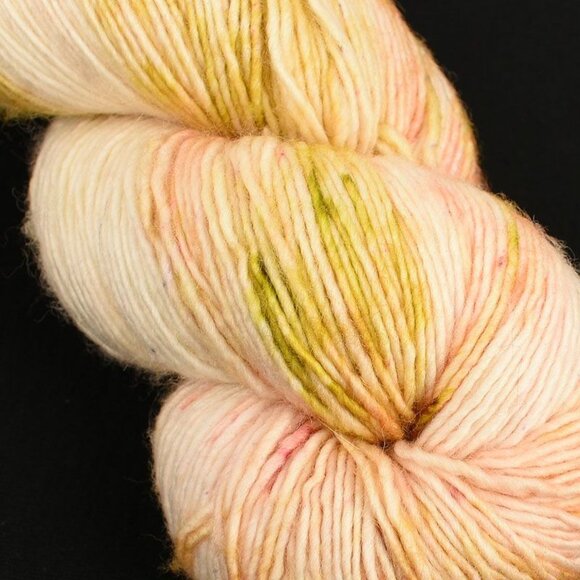 Primrose Yarn Co Adelaide Yarn Superwash Merino Wool Hand Dyed Springy - Picture 2 of 3